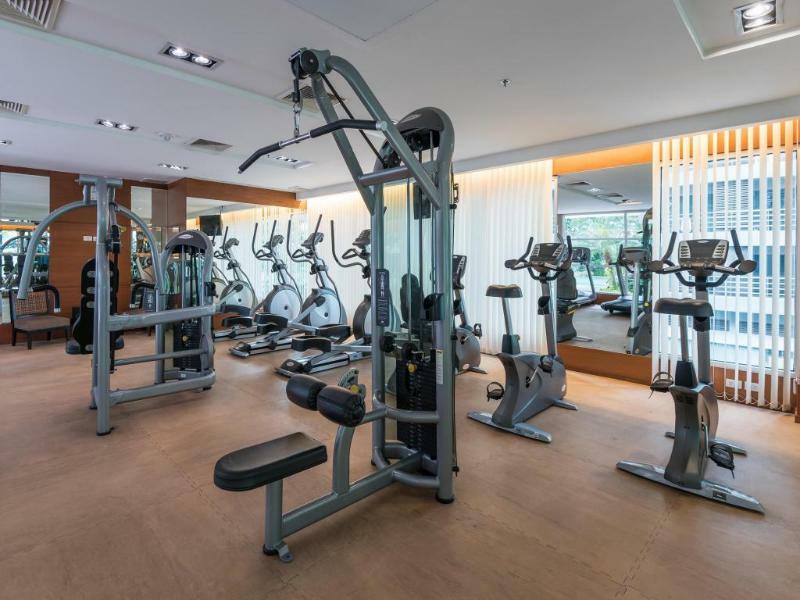 Dusit Suites Hotel Ratchadamri, Banguecoque Exterior foto A gym at a hotel